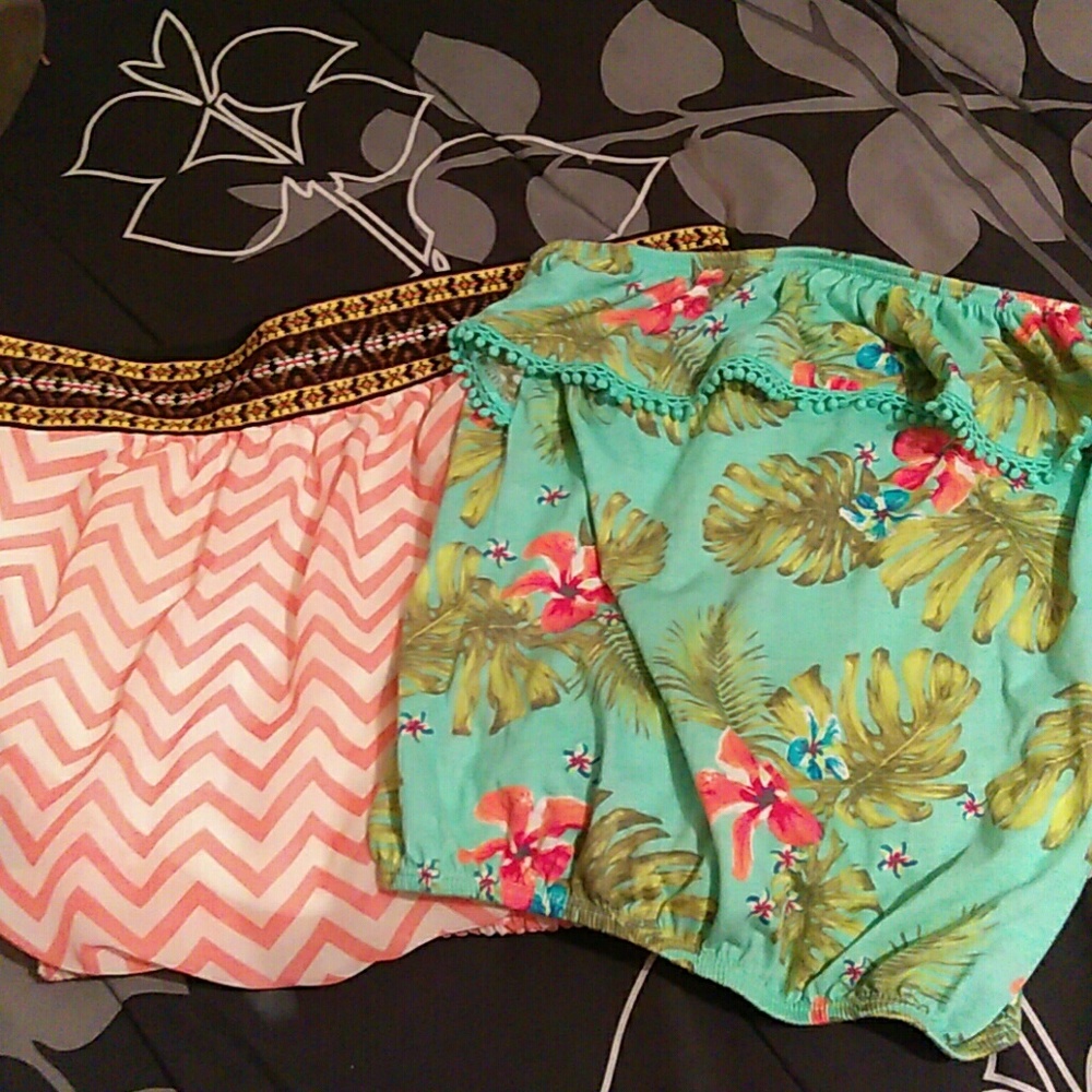 Cute crop tops selling both of them